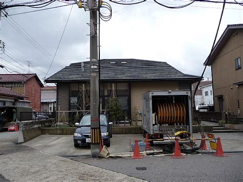 電柱 風水|場所別風水・玄関前に電柱や大木がある家 